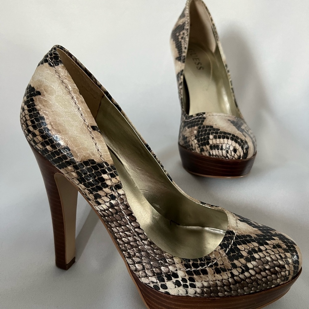 GUESS size 7 platform snake skin pattern heel. - Picture 2 of 6